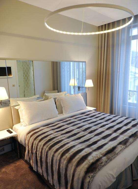 Le Cesar Hotel Провен Номер фото