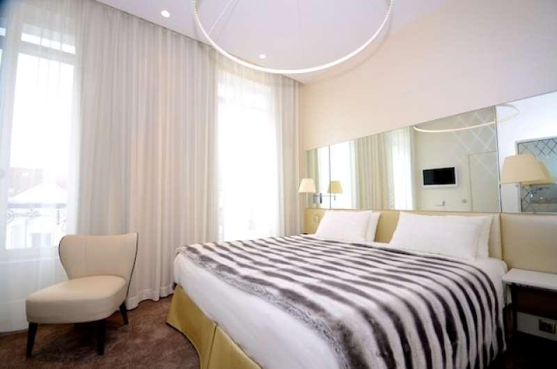 Le Cesar Hotel Провен Номер фото